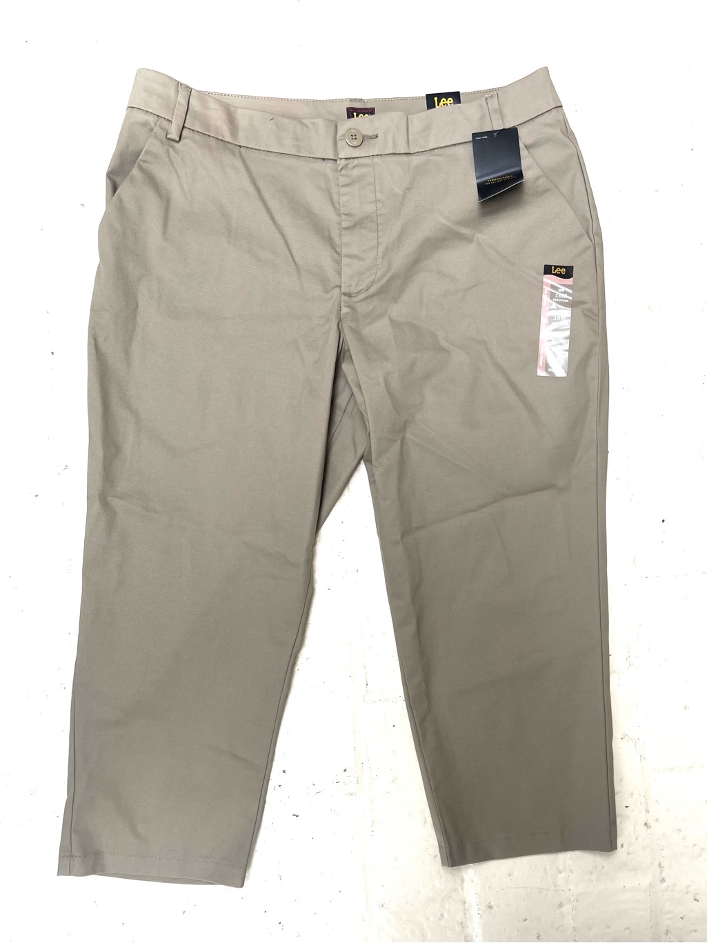 Nwt! Gloria Vanderbilt Women’s Classic Khaki Chino Pants Fresh Cropped Cut